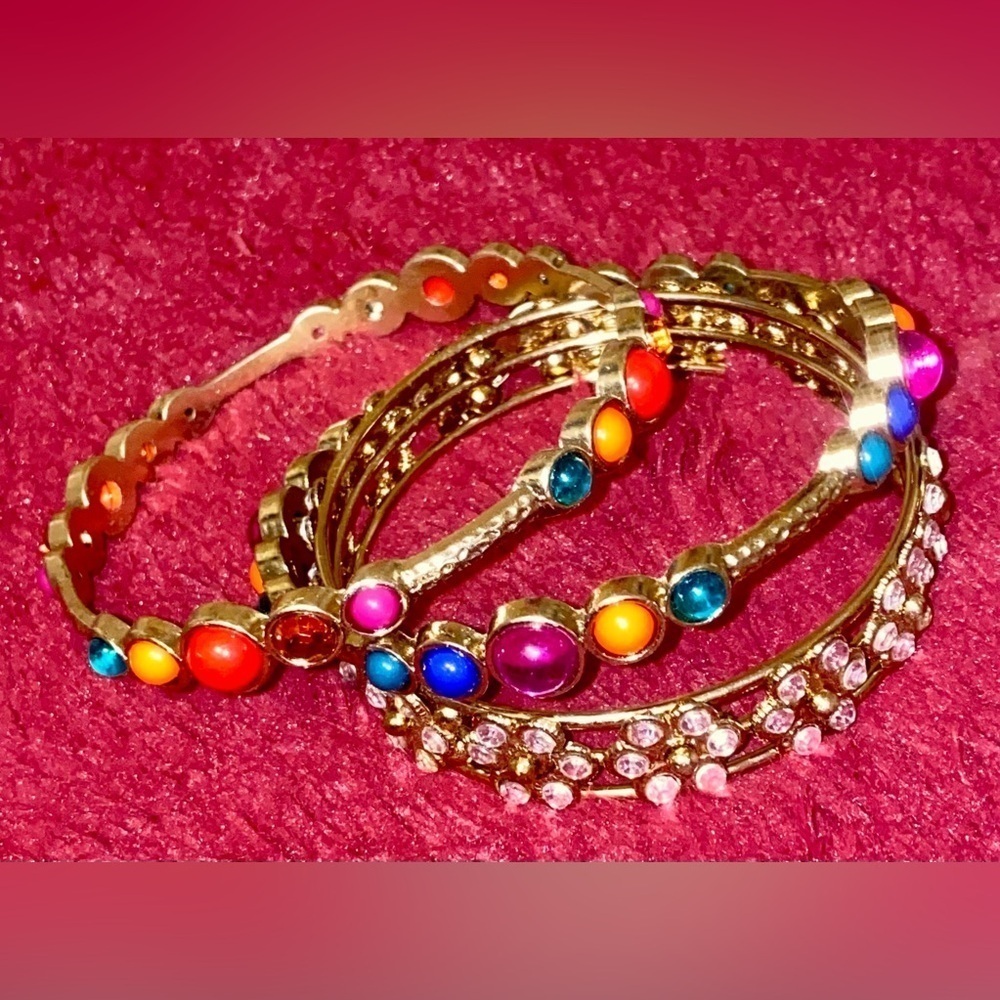 Colorful Gold-Tone Bangle Set of bracelets 🌼
